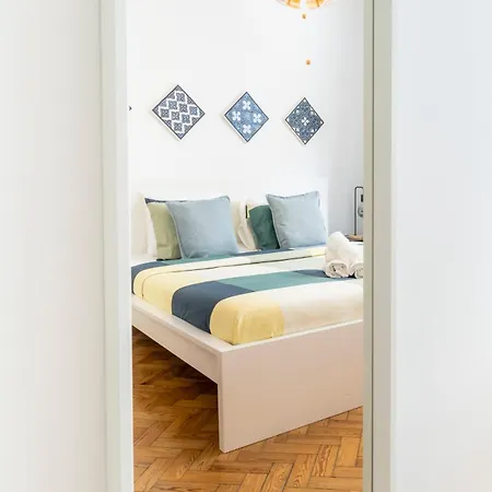 In The Center Of Apartment Lisbon